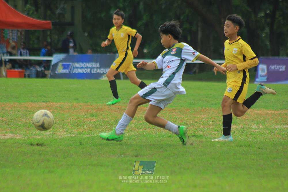 ijl u3 151125 el zeds vs pelita jaya soccer school