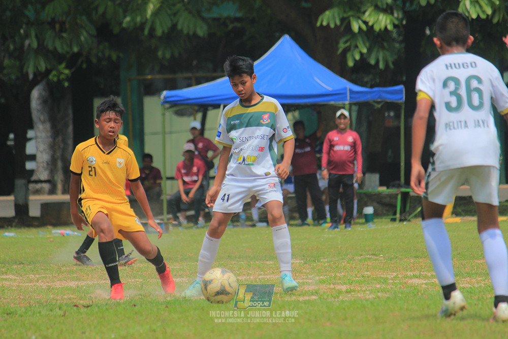 ijl u3 151125 el zeds vs pelita jaya soccer school