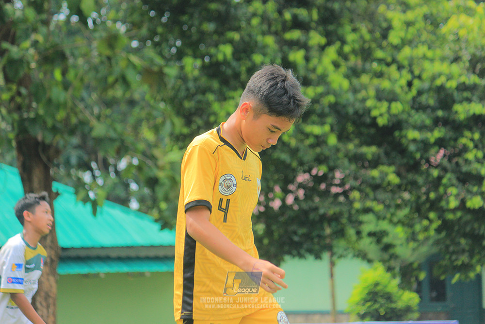 ijl u3 151125 el zeds vs pelita jaya soccer school