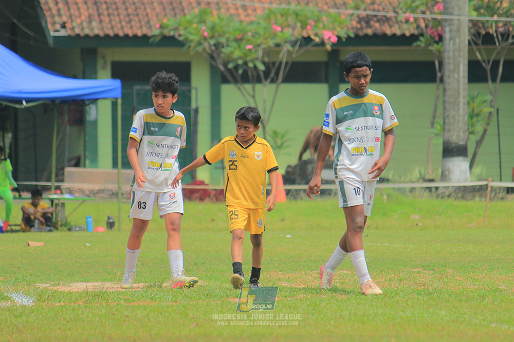 ijl u3 151125 el zeds vs pelita jaya soccer school