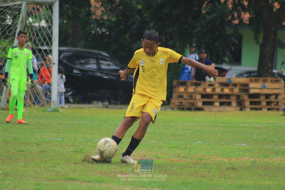ijl u3 151125 el zeds vs pelita jaya soccer school