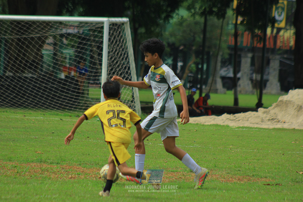 ijl u3 151125 el zeds vs pelita jaya soccer school