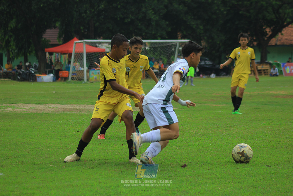 ijl u3 151125 el zeds vs pelita jaya soccer school