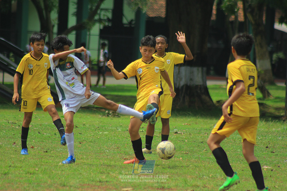ijl u3 151125 el zeds vs pelita jaya soccer school