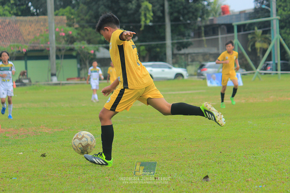 ijl u3 151125 el zeds vs pelita jaya soccer school