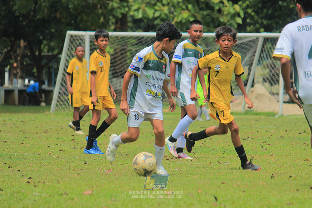 ijl u3 151125 el zeds vs pelita jaya soccer school
