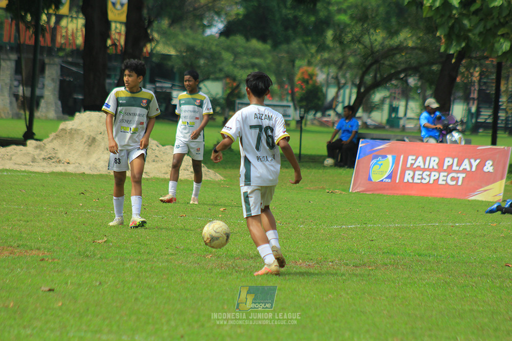 ijl u3 151125 el zeds vs pelita jaya soccer school