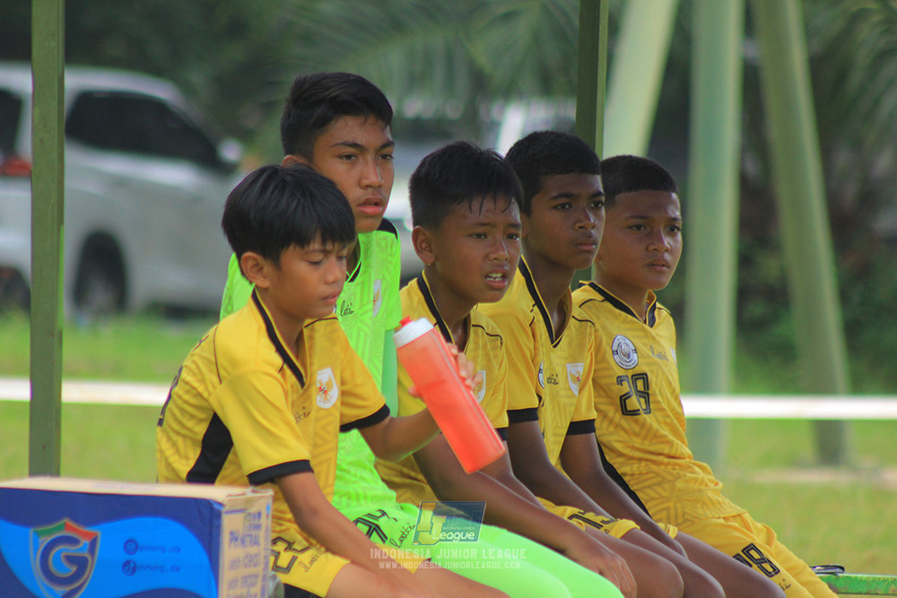ijl u3 151125 el zeds vs pelita jaya soccer school