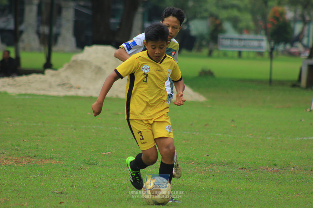 ijl u3 151125 el zeds vs pelita jaya soccer school