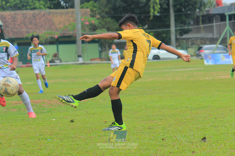 ijl u3 151125 el zeds vs pelita jaya soccer school