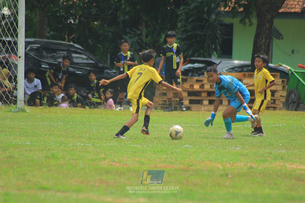 ijl u3 151125 el zeds vs pelita jaya soccer school