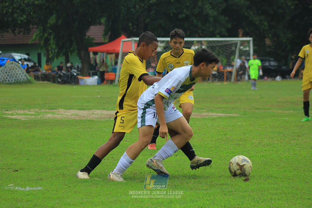 ijl u3 151125 el zeds vs pelita jaya soccer school