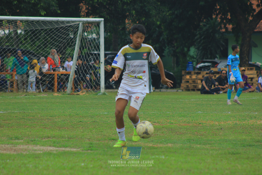 ijl u3 151125 el zeds vs pelita jaya soccer school