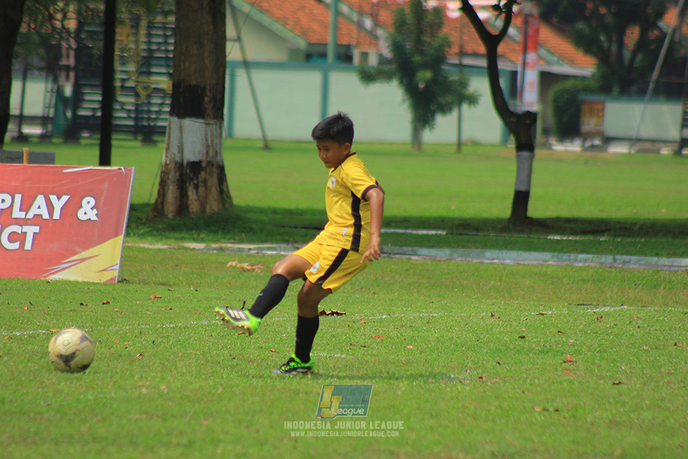 ijl u3 151125 el zeds vs pelita jaya soccer school
