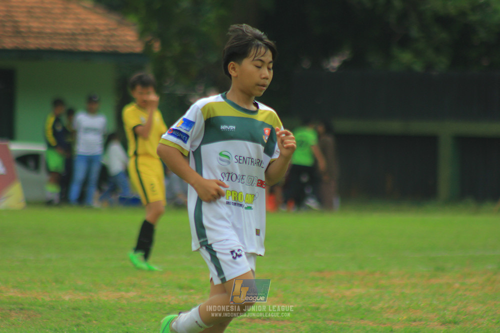 ijl u3 151125 el zeds vs pelita jaya soccer school