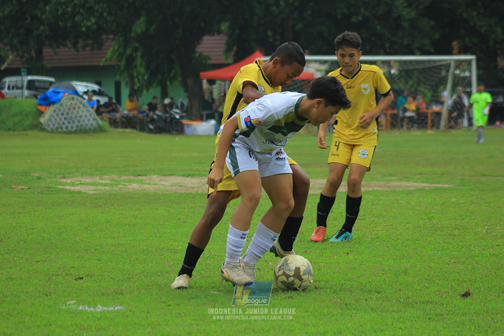 ijl u3 151125 el zeds vs pelita jaya soccer school