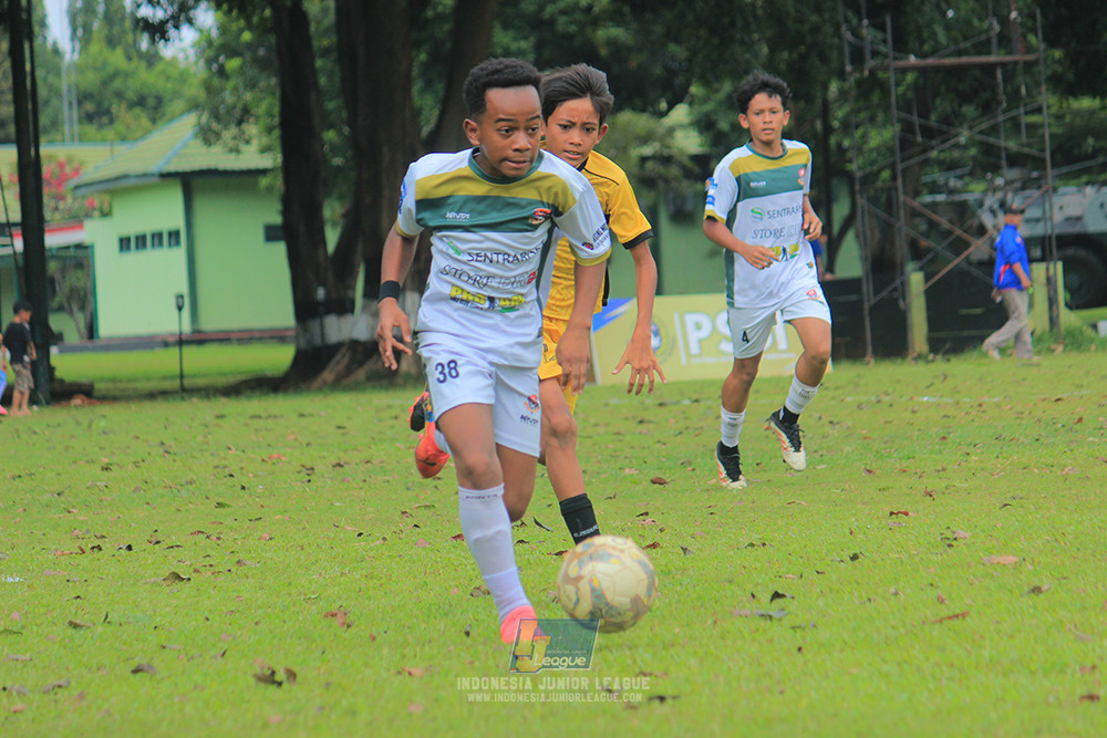 ijl u3 151125 el zeds vs pelita jaya soccer school