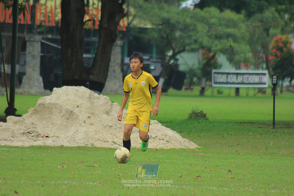 ijl u3 151125 el zeds vs pelita jaya soccer school