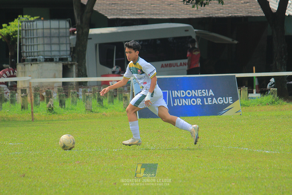 ijl u3 151125 el zeds vs pelita jaya soccer school