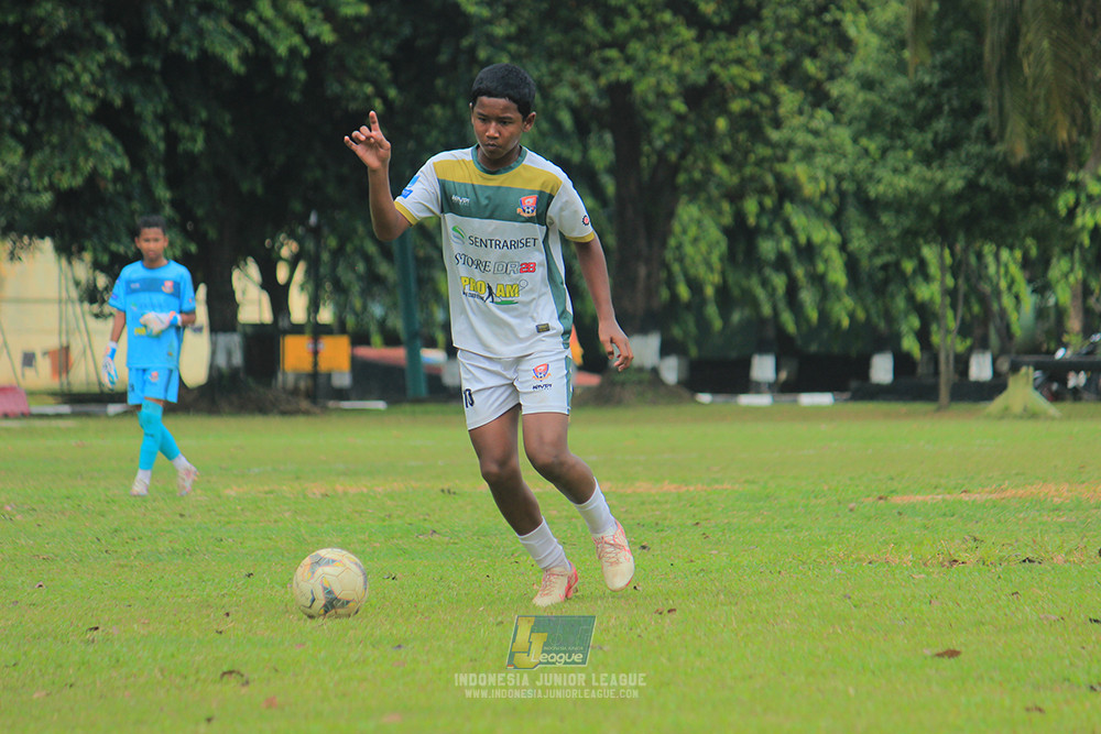 ijl u3 151125 el zeds vs pelita jaya soccer school