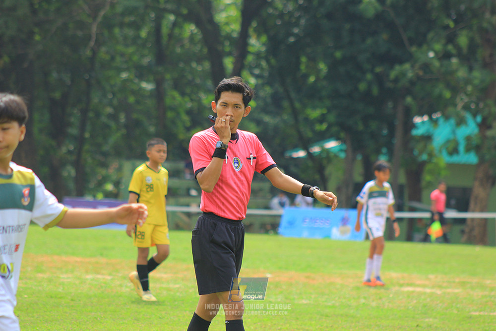 ijl u3 151125 el zeds vs pelita jaya soccer school