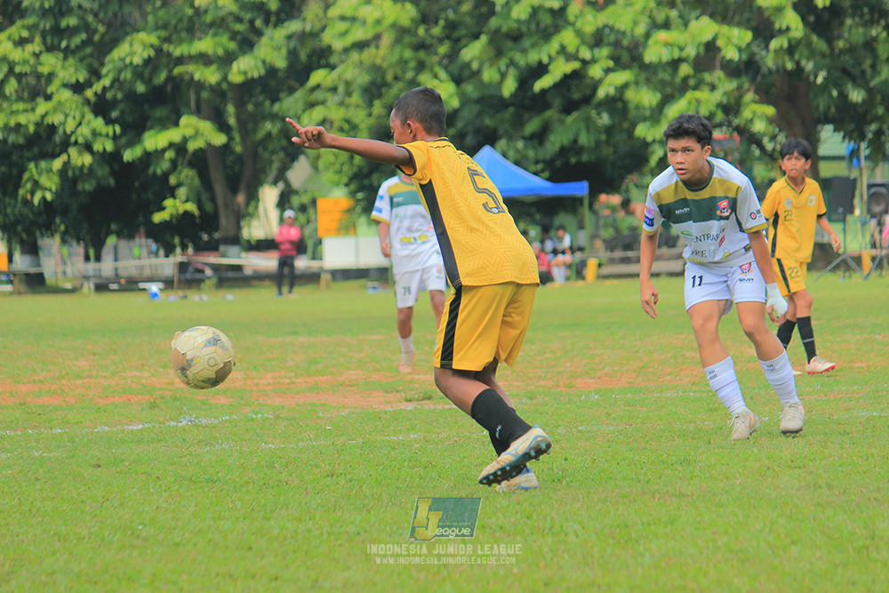 ijl u3 151125 el zeds vs pelita jaya soccer school
