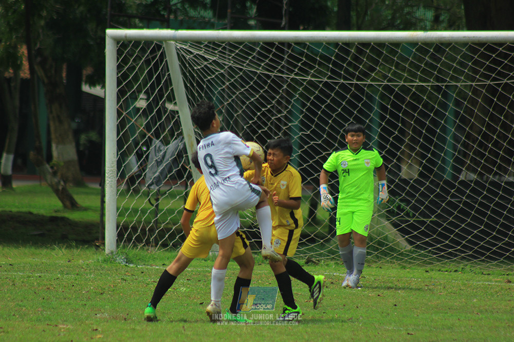 ijl u3 151125 el zeds vs pelita jaya soccer school