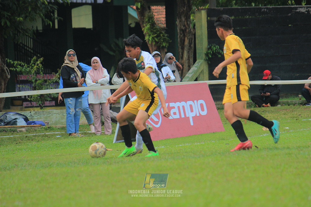 ijl u3 151125 el zeds vs pelita jaya soccer school