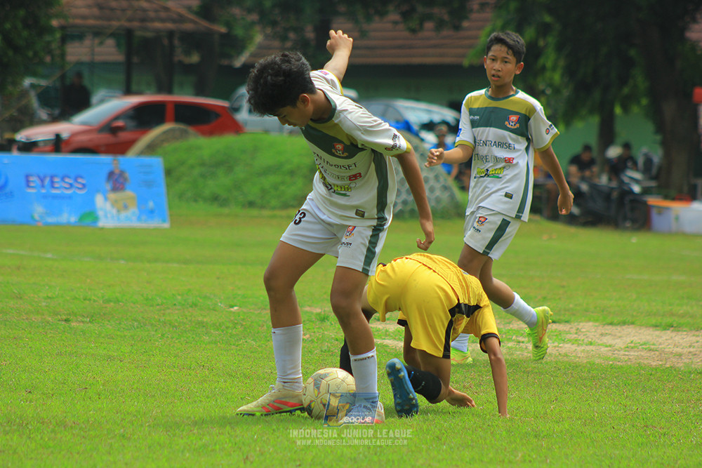 ijl u3 151125 el zeds vs pelita jaya soccer school