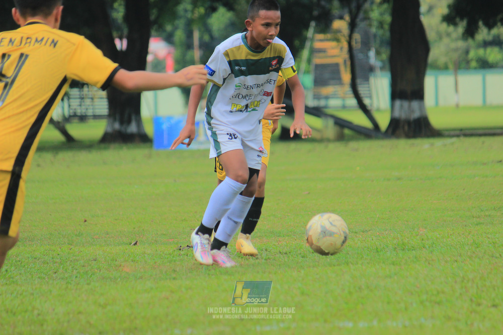 ijl u3 151125 el zeds vs pelita jaya soccer school