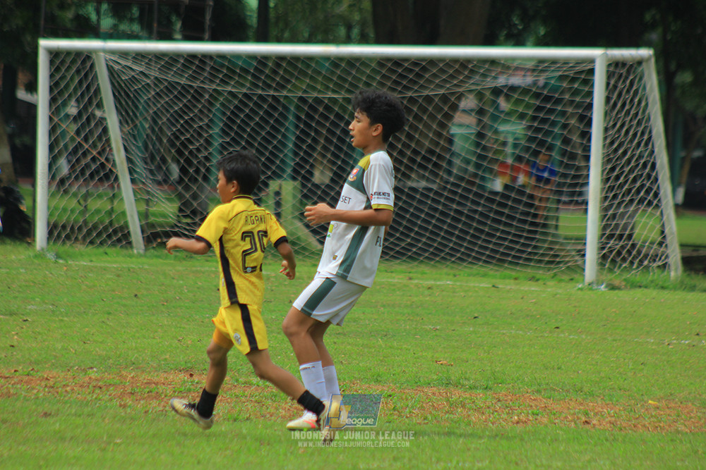 ijl u3 151125 el zeds vs pelita jaya soccer school