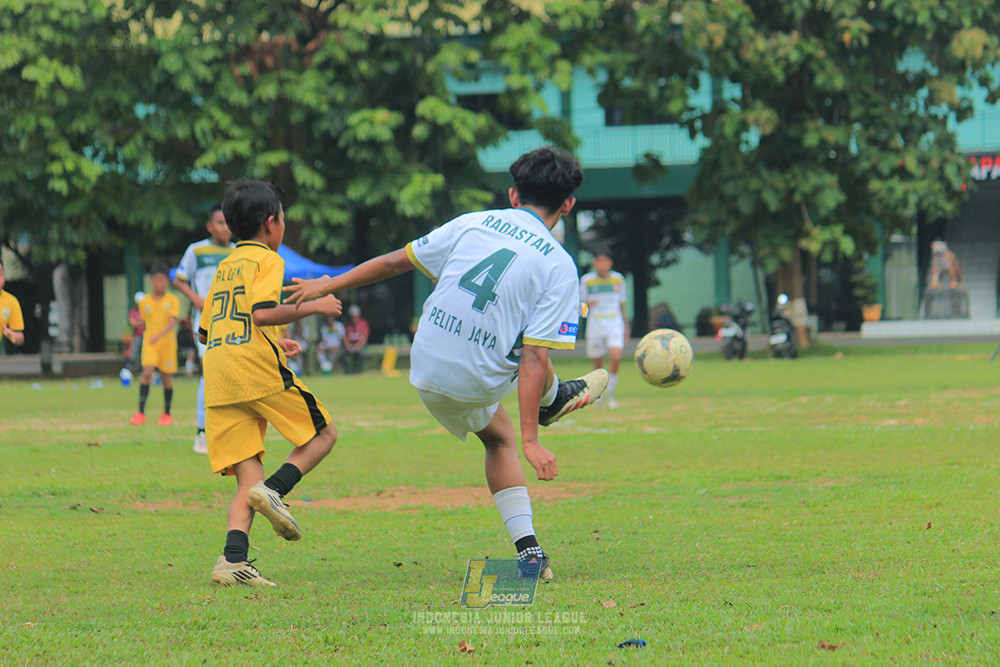 ijl u3 151125 el zeds vs pelita jaya soccer school