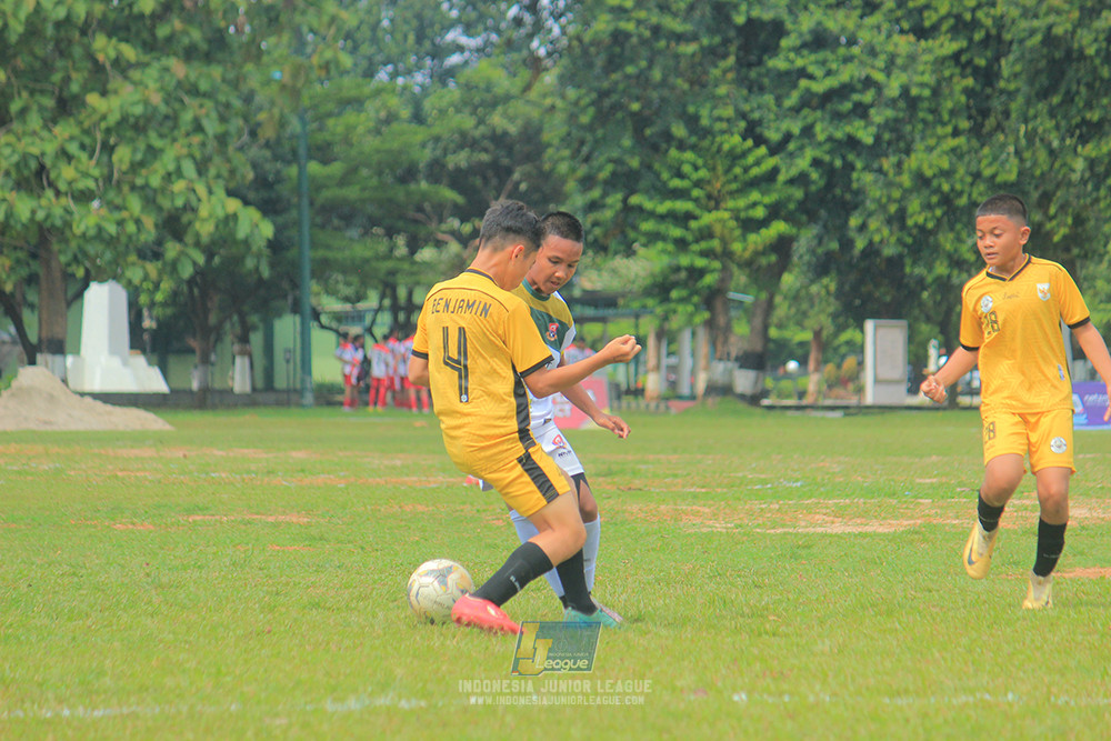 ijl u3 151125 el zeds vs pelita jaya soccer school