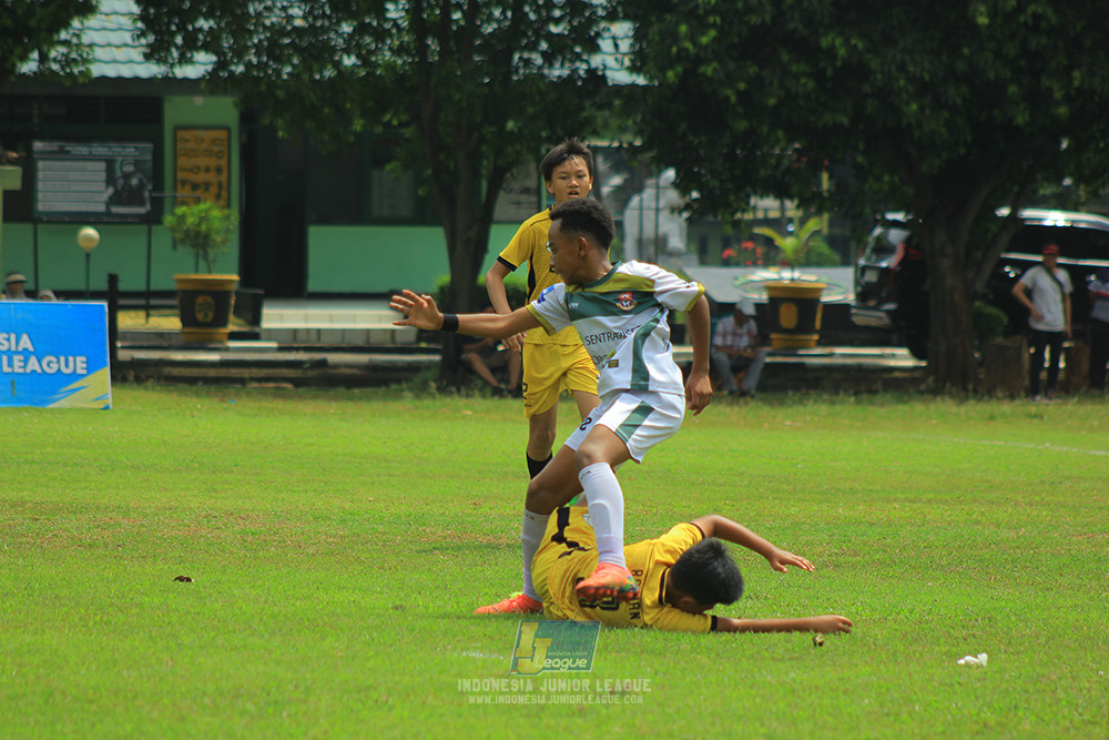 ijl u3 151125 el zeds vs pelita jaya soccer school