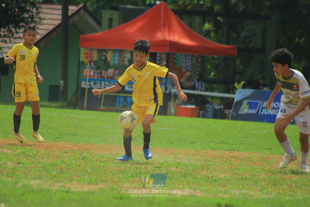 ijl u3 151125 el zeds vs pelita jaya soccer school