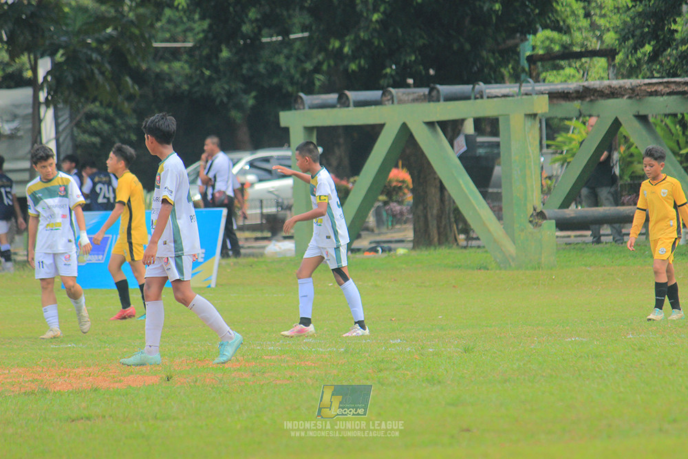 ijl u3 151125 el zeds vs pelita jaya soccer school