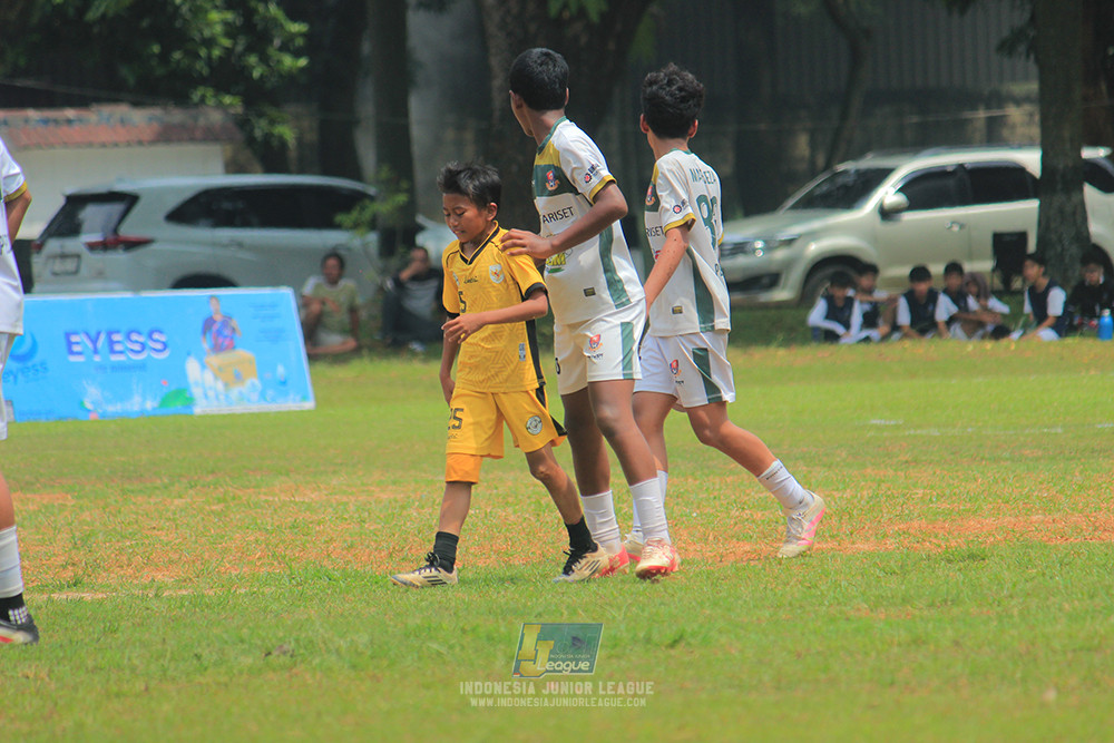 ijl u3 151125 el zeds vs pelita jaya soccer school