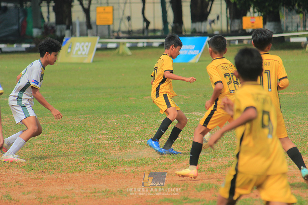 ijl u3 151125 el zeds vs pelita jaya soccer school