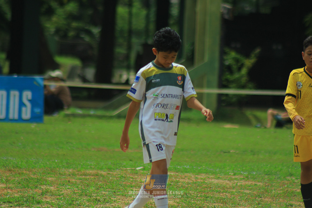 ijl u3 151125 el zeds vs pelita jaya soccer school