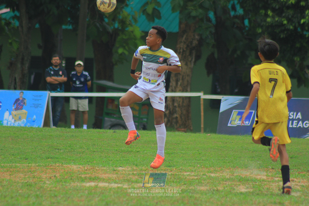 ijl u3 151125 el zeds vs pelita jaya soccer school