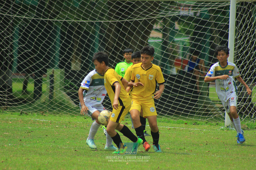 ijl u3 151125 el zeds vs pelita jaya soccer school