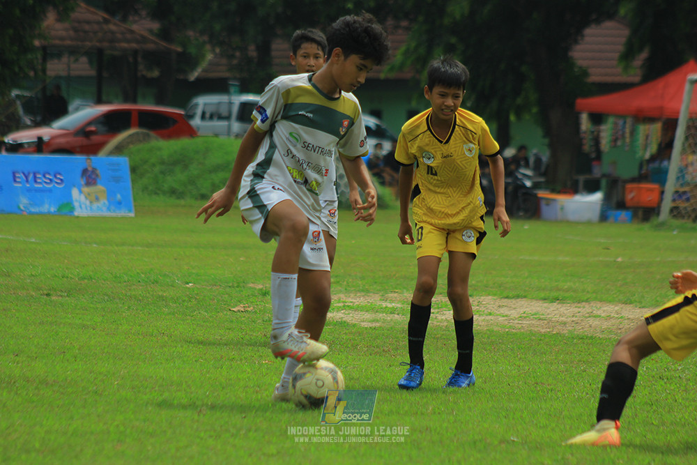 ijl u3 151125 el zeds vs pelita jaya soccer school