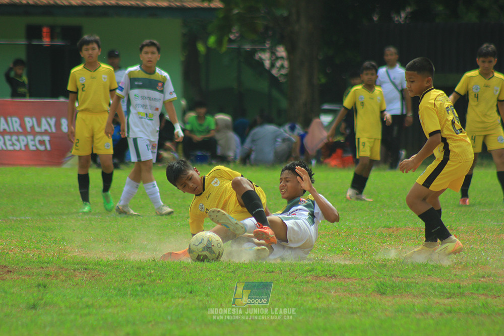 ijl u3 151125 el zeds vs pelita jaya soccer school
