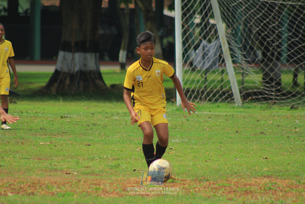 ijl u3 151125 el zeds vs pelita jaya soccer school