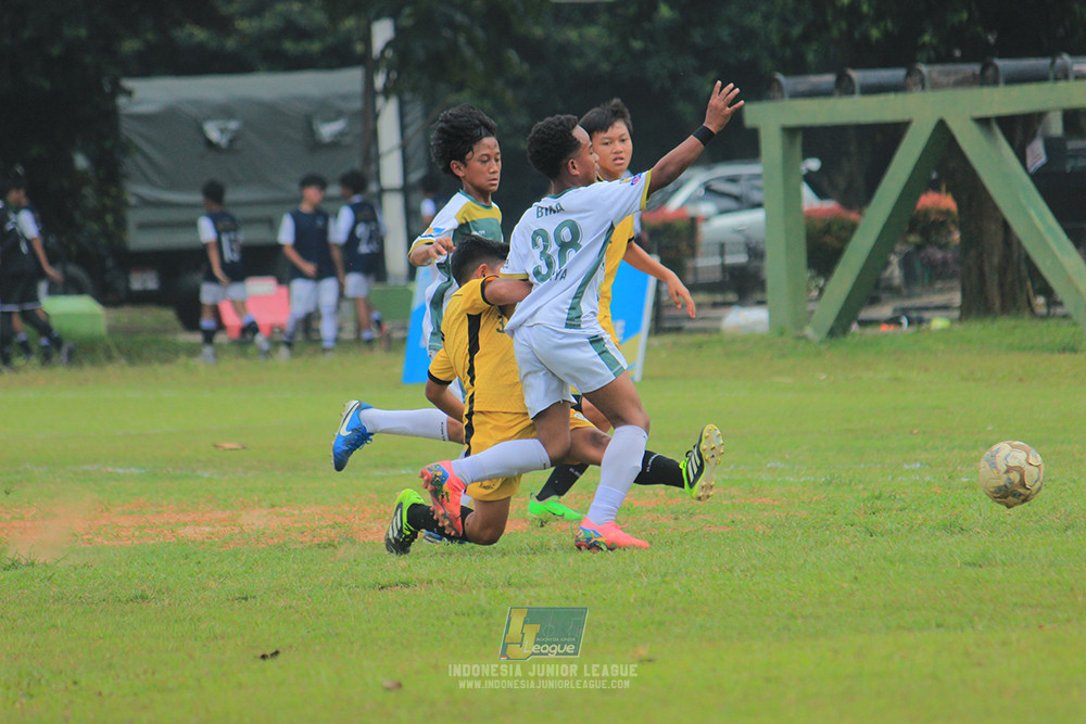 ijl u3 151125 el zeds vs pelita jaya soccer school