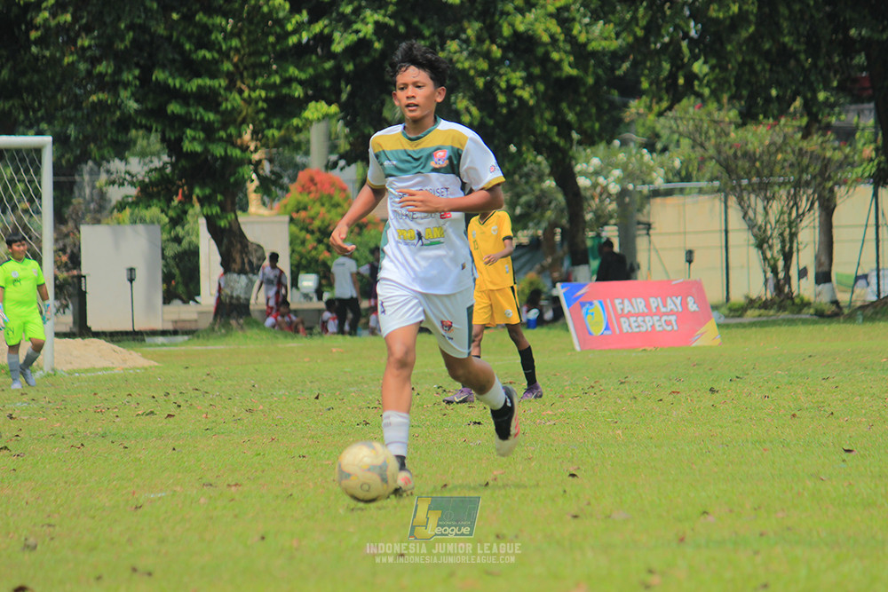 ijl u3 151125 el zeds vs pelita jaya soccer school