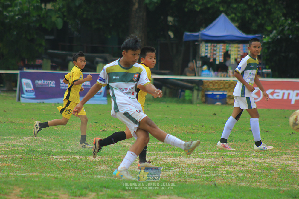 ijl u3 151125 el zeds vs pelita jaya soccer school