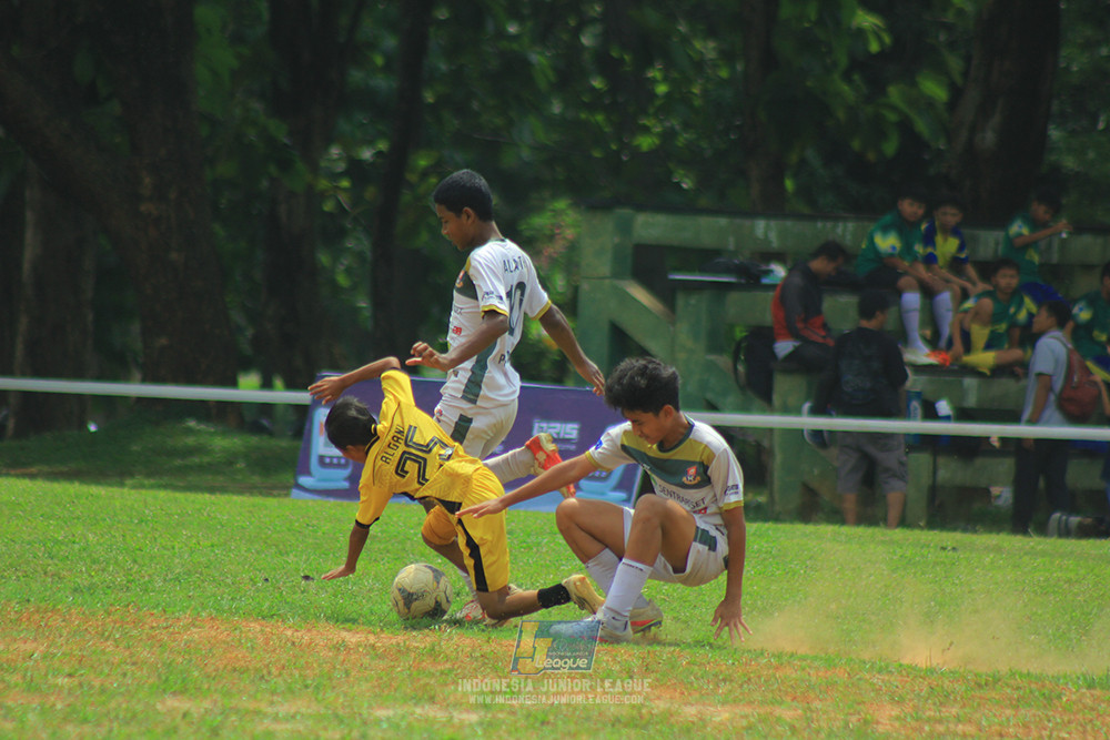 ijl u3 151125 el zeds vs pelita jaya soccer school