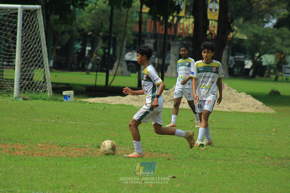 ijl u3 151125 el zeds vs pelita jaya soccer school