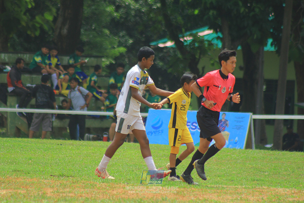 ijl u3 151125 el zeds vs pelita jaya soccer school